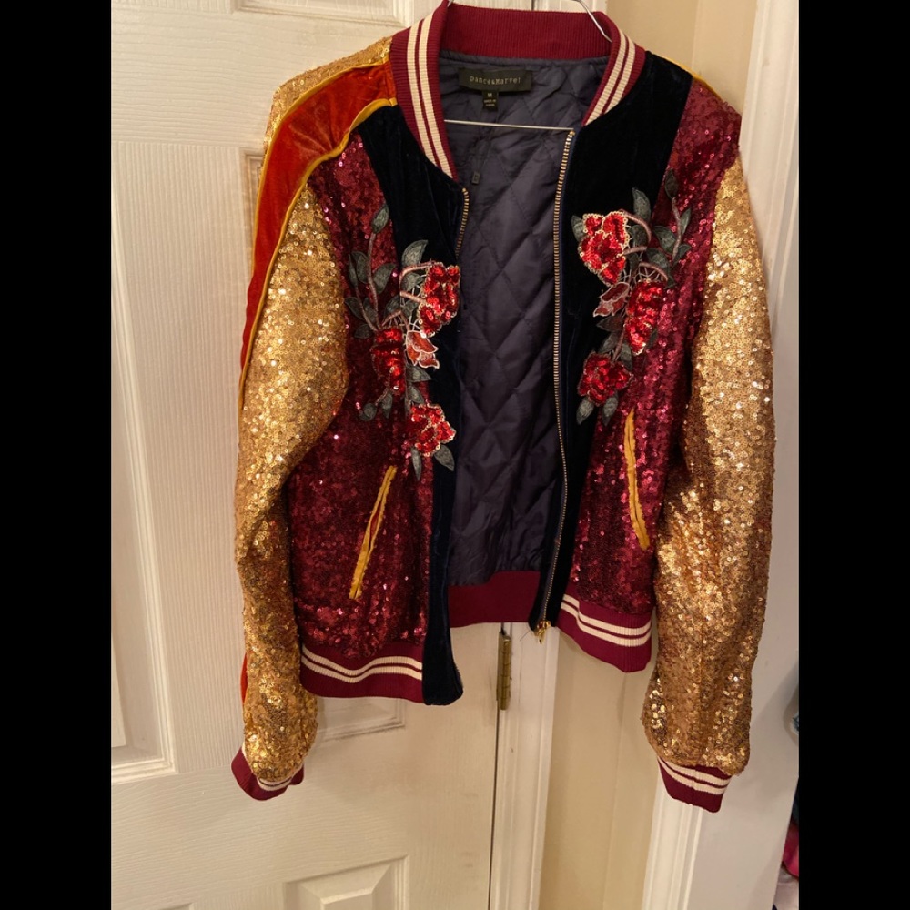 Sequenced jacket